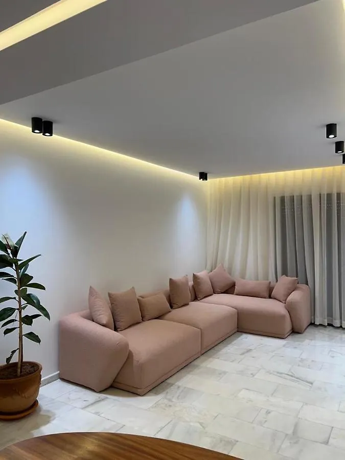 Prada Appartement 에사우이라 아파트