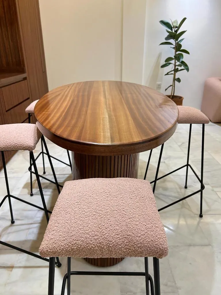Prada Appartement 에사우이라