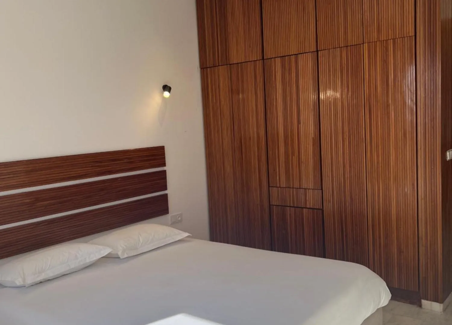 Prada Appartement 에사우이라 0*,
